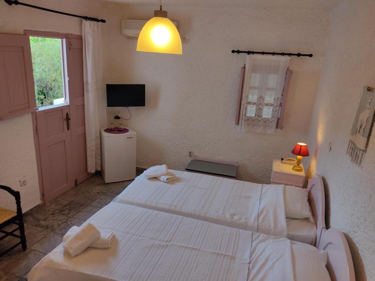 Porto Sikinos Hotel Alopronia エクステリア 写真